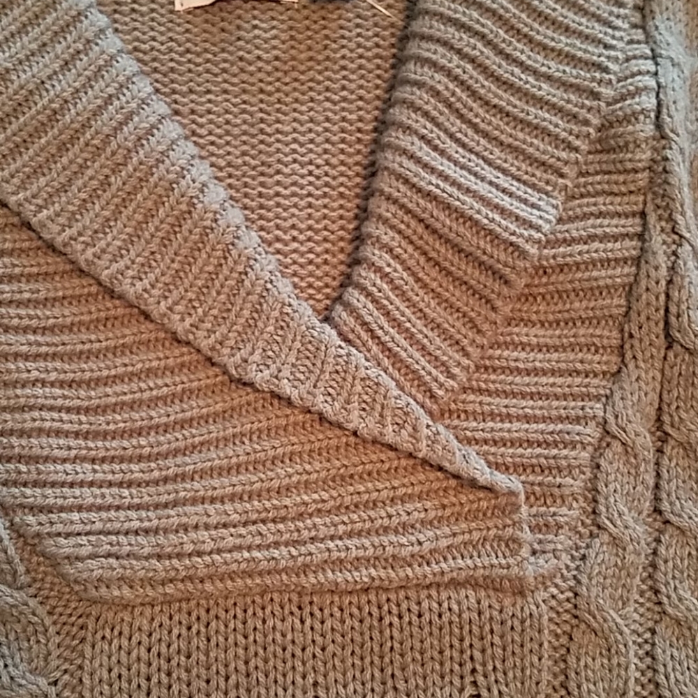 Bongo Sweater - Picture 2 of 10